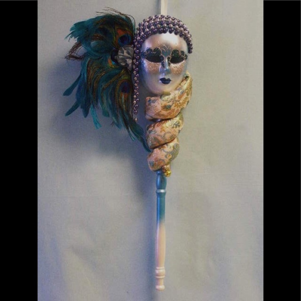 Pretty new mask wall decor Show Stoppers peacock ladies face - Picture 2 of 2